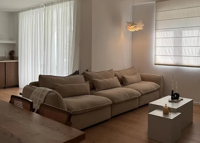 Themelio Living 2-bed Centre 公寓