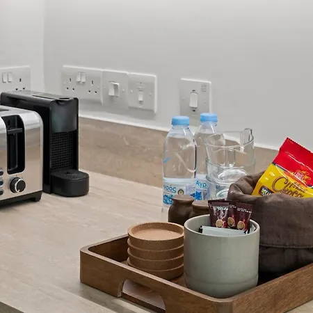Themelio Living 2-bed Centre Lägenhet *