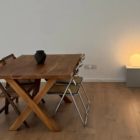 Themelio Living 2-bed Centre * 尼科西亚